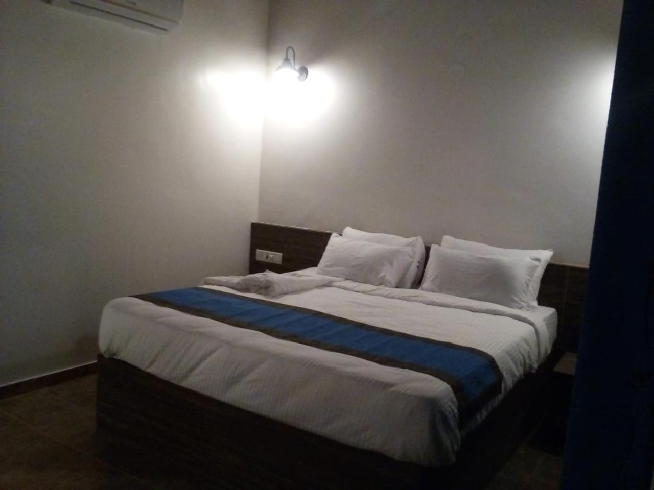 Feet Up Amaranth Resort Dāpoli Dış mekan fotoğraf